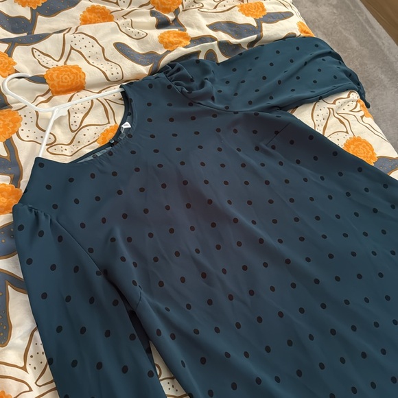 Old Navy Green Polka Dot Shift Dress - Picture 4 of 5